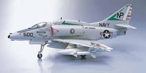 Hasegawa Aircraft 1/72 A4E/F Skyhawk Aircraft Kit