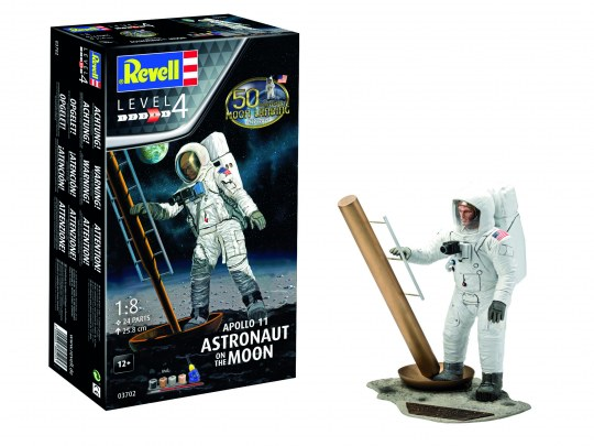 1:8 Revell Apollo 11 Astronaut on the Moon